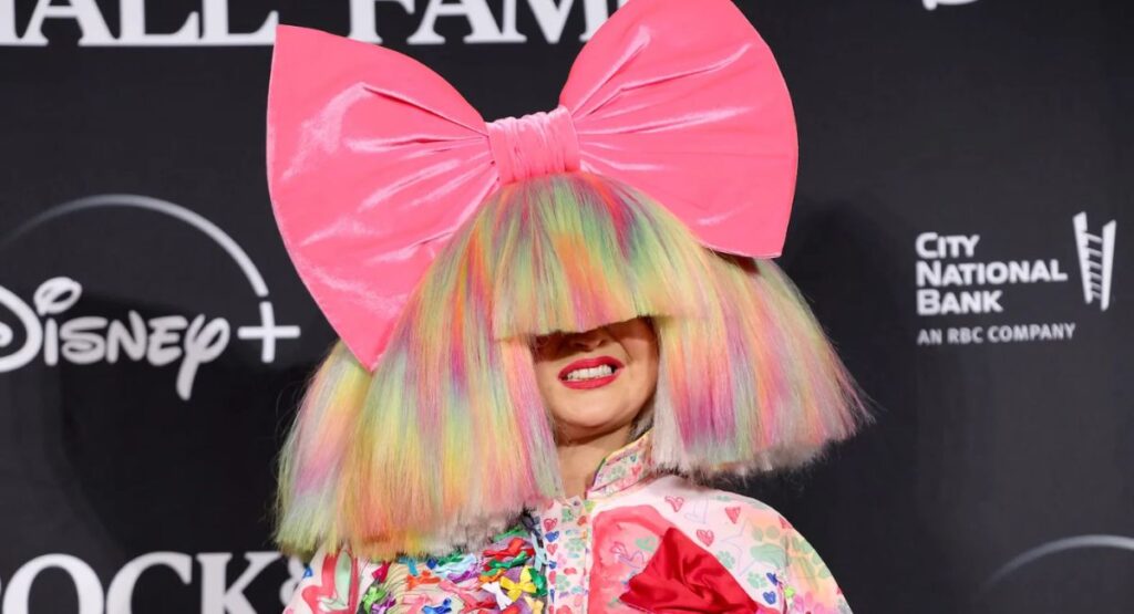 Sia Fan Favorite Prize Explained