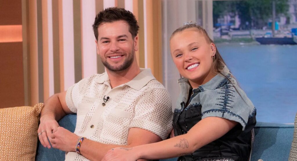 How Did JoJo Siwa and Chris Hughes Meet?